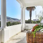 Secure & Central: Villa With Views Of Table Mountain